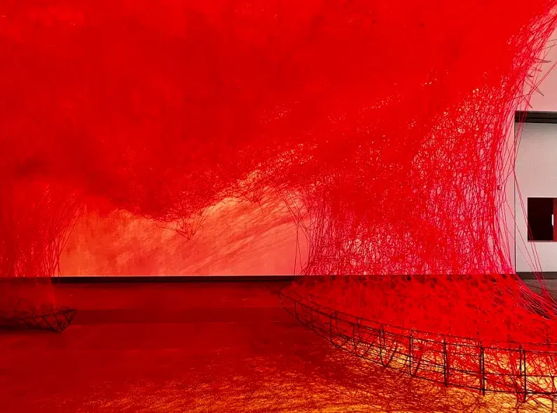 Chiharu Shiota’s The Soul Trembles exhibition QGOMA, 2022