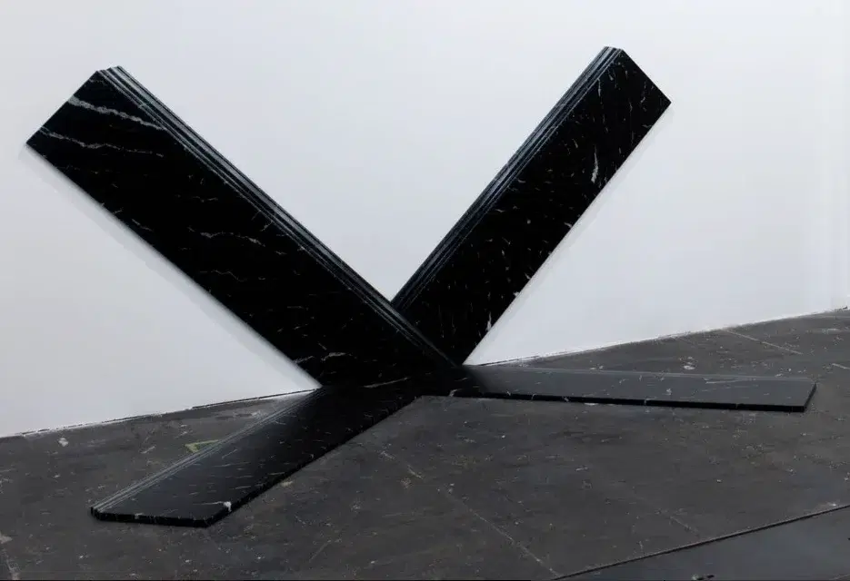 Lluís Hortalà. Before the law