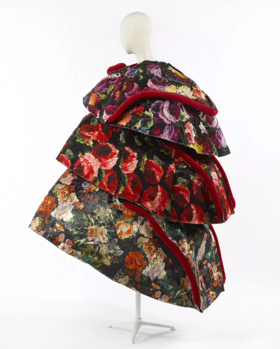 Tejer, bordar, embellecer. Los oficios y las artes de la moda