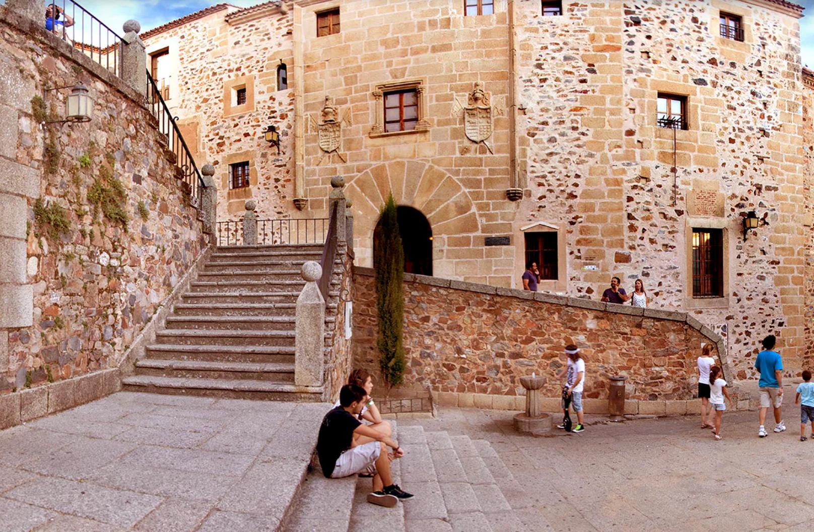 Fundación Mercedes Calles y Carlos Ballestero