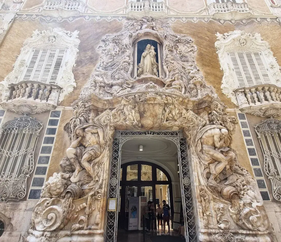 National Museum of Ceramics González Martí